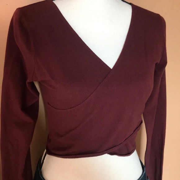 Abercrombie maroon long sleeve crop top - Picture 2 of 3